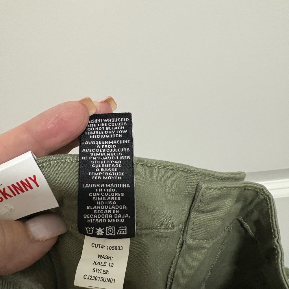 Celebrity Pink High-Rise Skinny Cargo Pants, NWT - Picture 4 of 4
